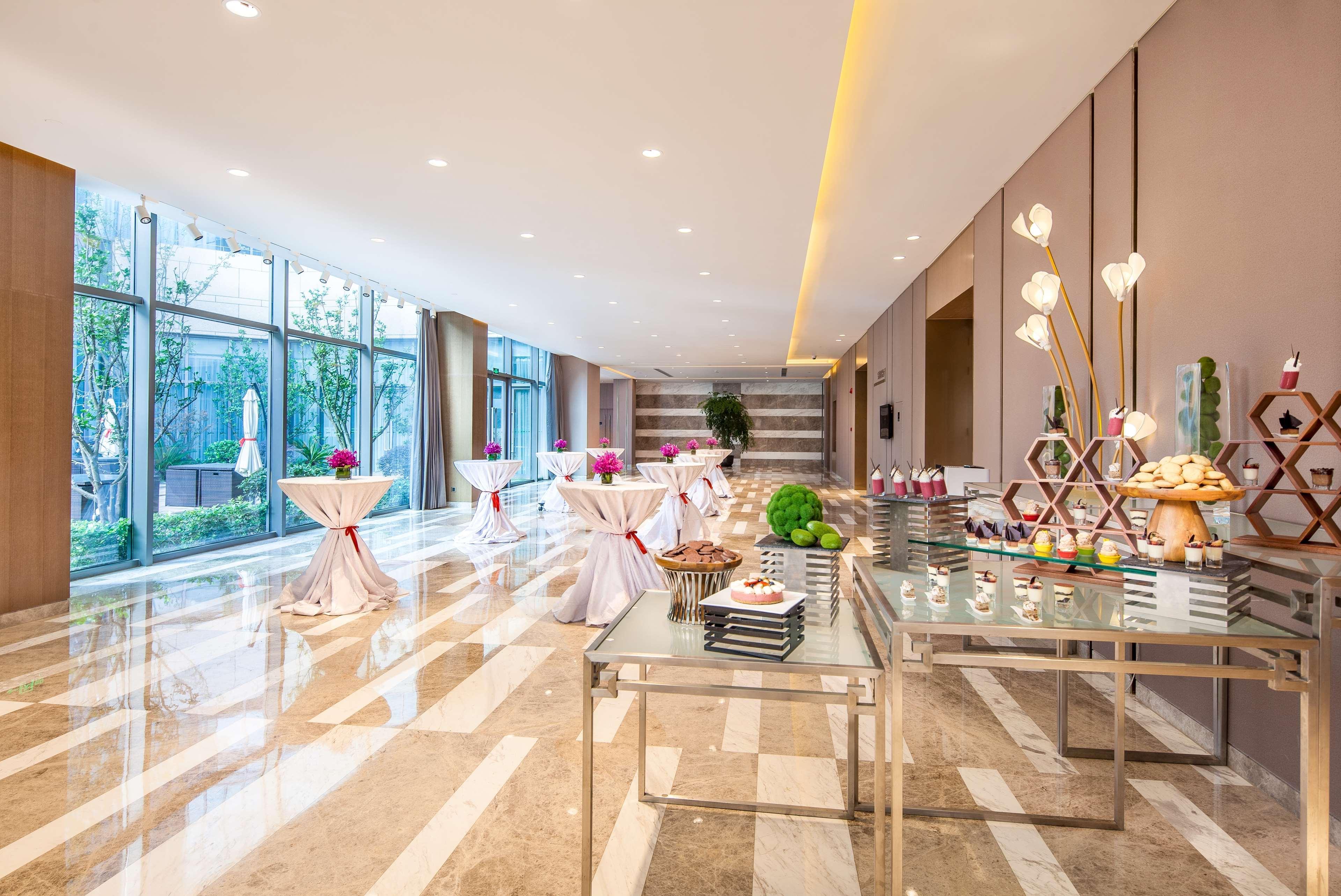 Radisson Exhibition Center Shanghai Extérieur photo